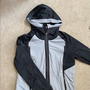 Lululemon running/ rain jacket